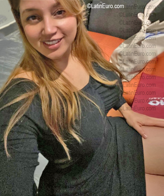 Date this attractive Dominican Republic girl Keila from Santo Domingo DO56752