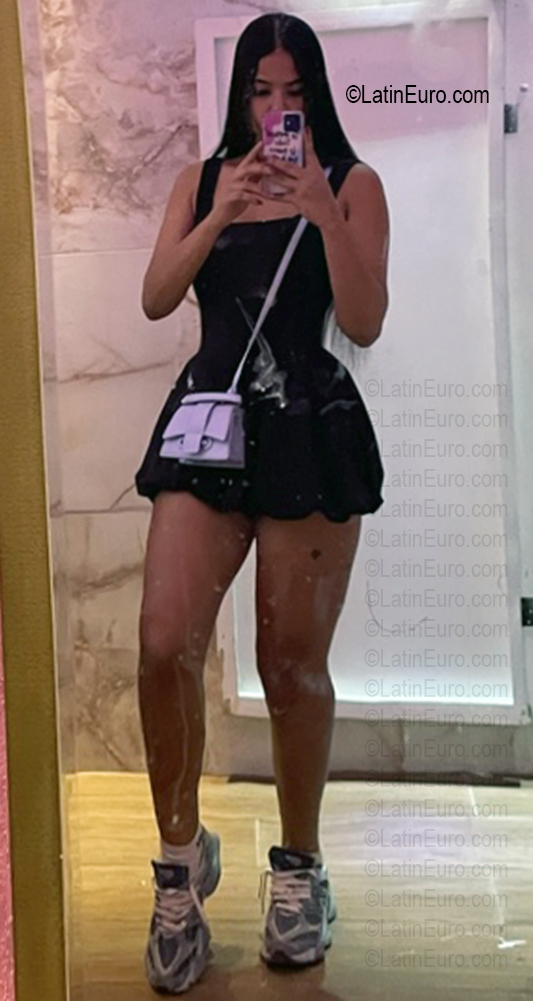 Date this charming Dominican Republic girl Esca from La Altagracia DO56753