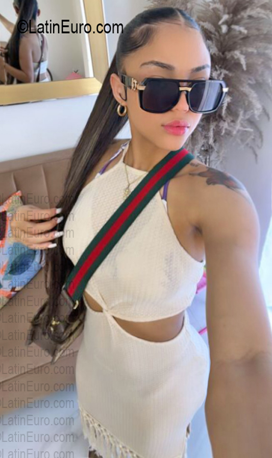 Date this foxy Dominican Republic girl Raysa from Santo Domingo DO56763