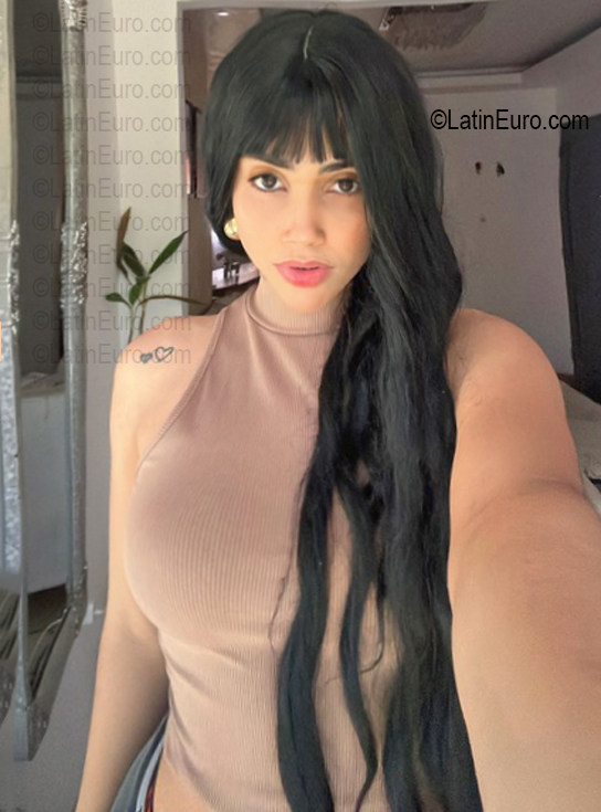 Date this hot Dominican Republic girl Dulce from Santo Domingo DO56764