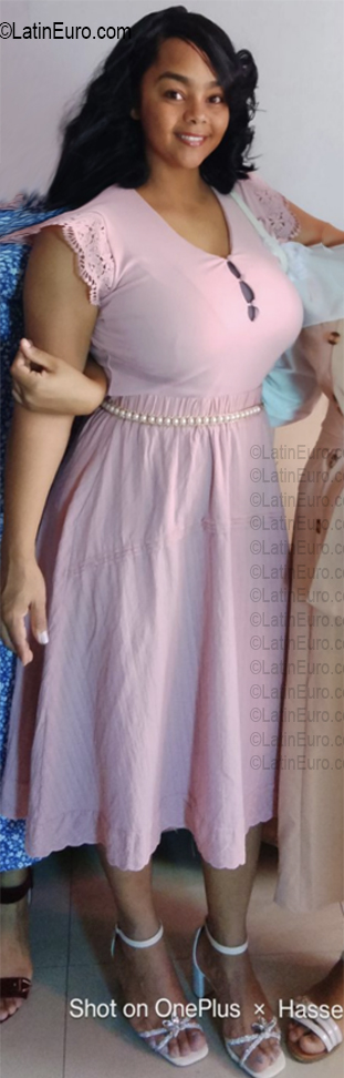 Date this sensual Dominican Republic girl Claribel from Santo Domingo DO56788