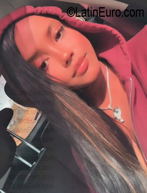 Date this foxy Dominican Republic girl Arlene from Santo Domingo DO56830