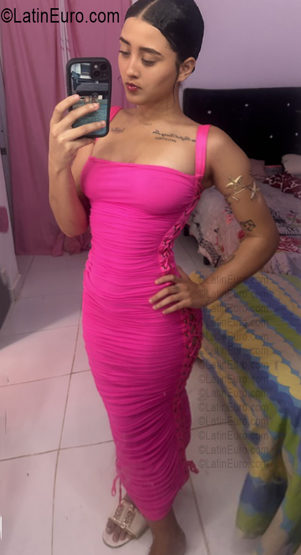 Date this nice looking Dominican Republic girl Michelle from La Romana DO56883