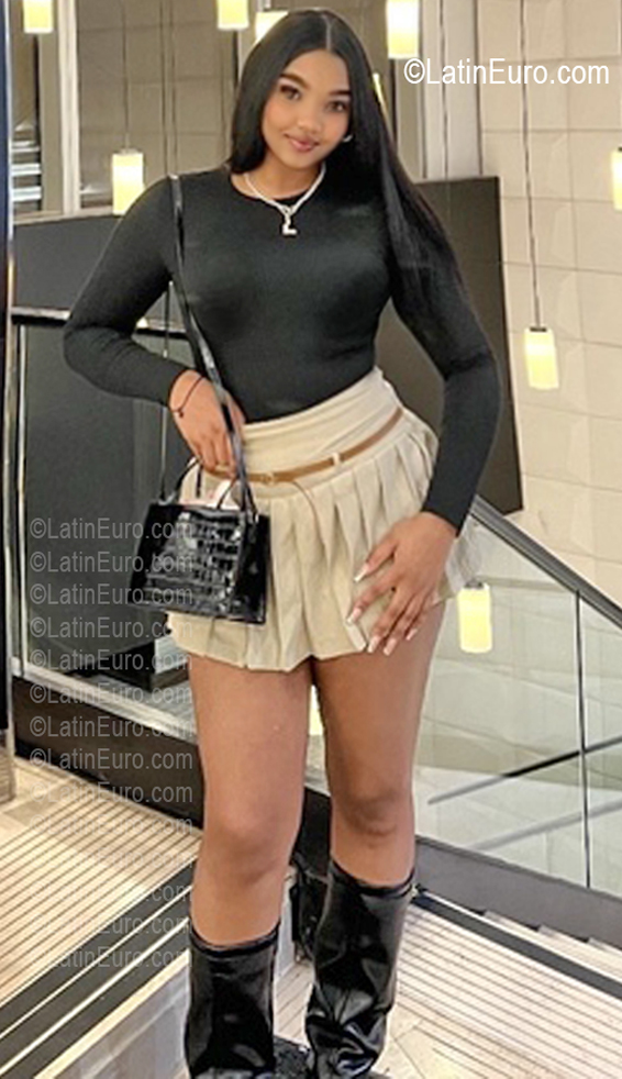 Date this tall Dominican Republic girl Lachell from Santo Domingo DO56895
