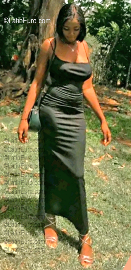 Date this sultry Dominican Republic girl Yaslin from Santo Domingo DO56914