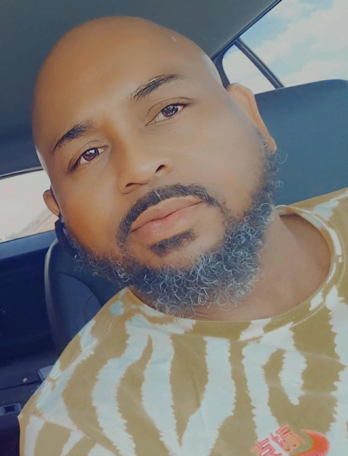 Date this pretty United States man Carl from Houston US25694