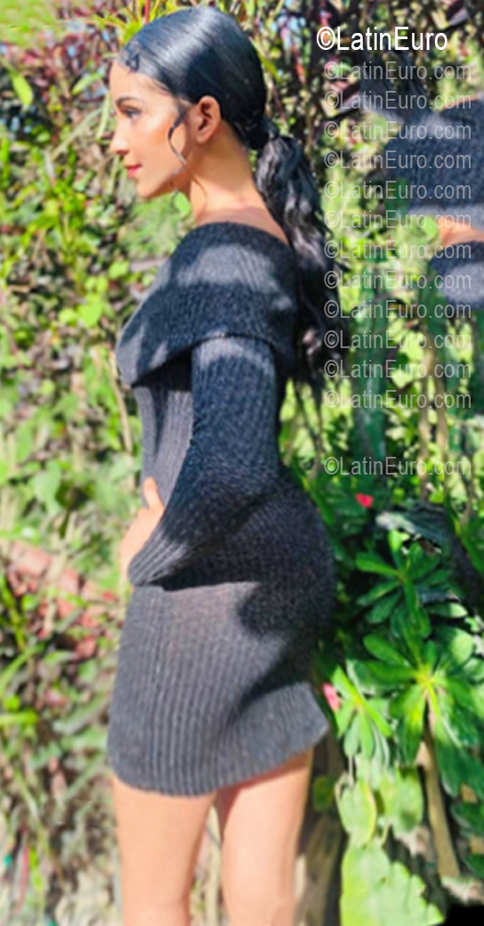 Date this tall Dominican Republic girl Yaneris from Moca DO56973