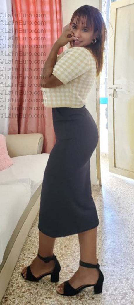 Date this exotic Dominican Republic girl Soribel from Santo Domingo DO57054