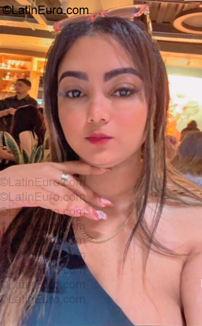 Date this charming Dominican Republic girl Rossy from Santo Domingo DO57098