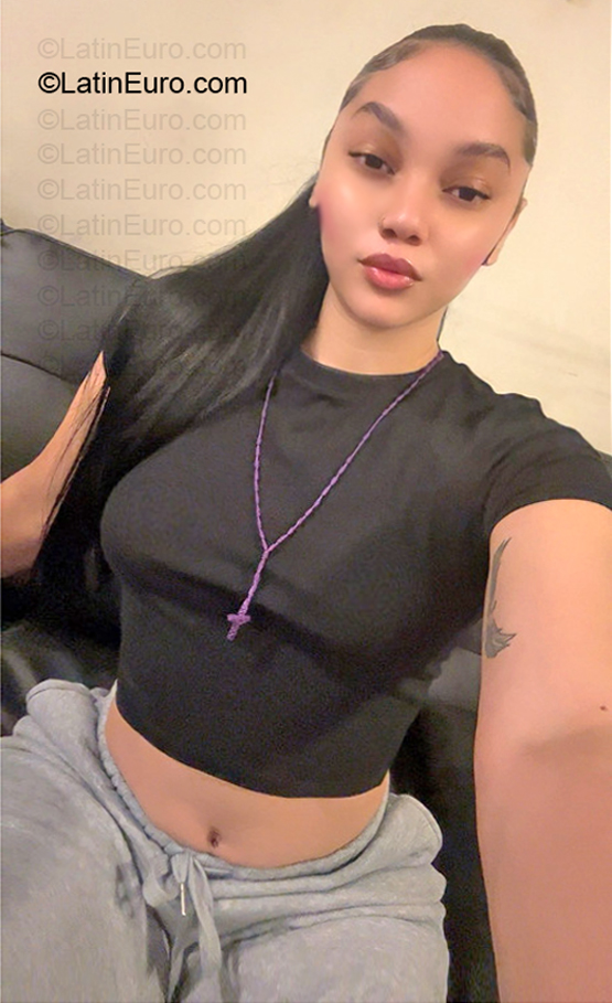 Date this foxy United States girl Lesley from New York US25778
