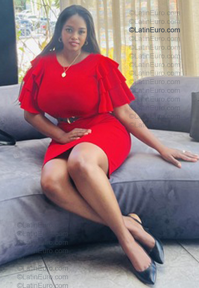 Date this gorgeous Dominican Republic girl Isabela from Santo Domingo DO57177