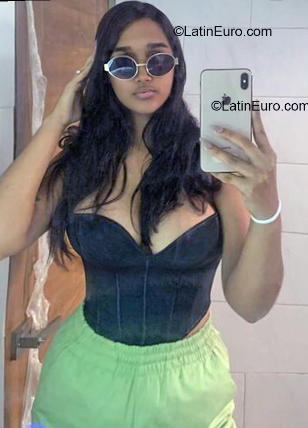 Date this fun Dominican Republic girl Sofia Melany from Santo Domingo DO57211