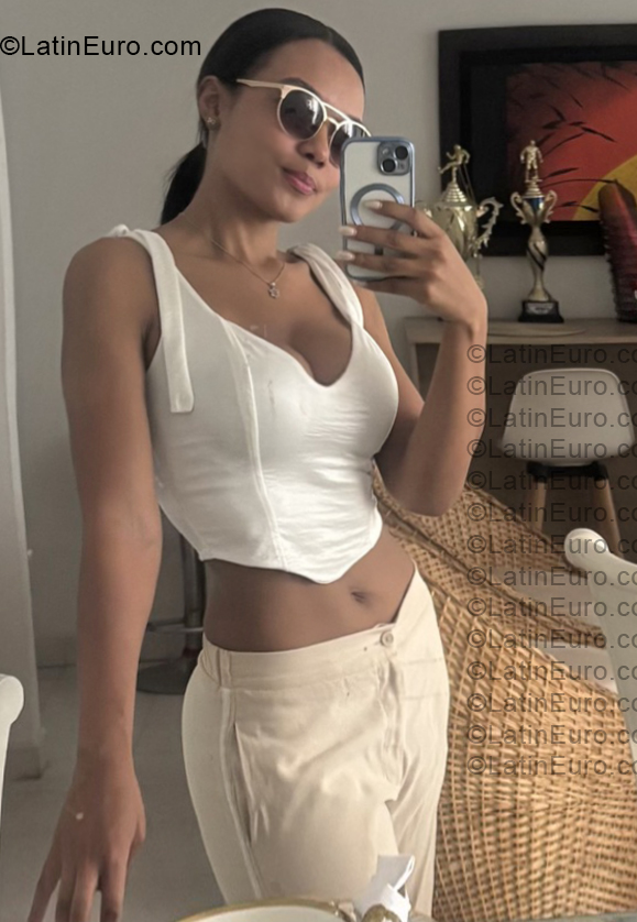 Date this gorgeous Colombia girl Sara from Cali CO33901