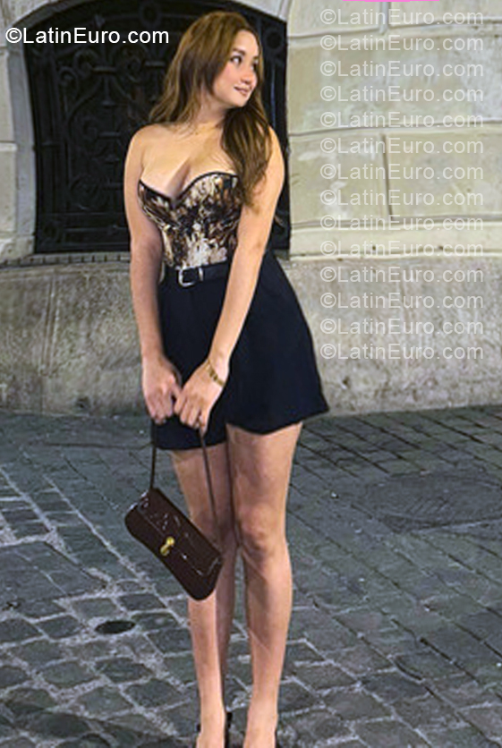 Date this stunning Spain girl Karolayne from Madrid ES964