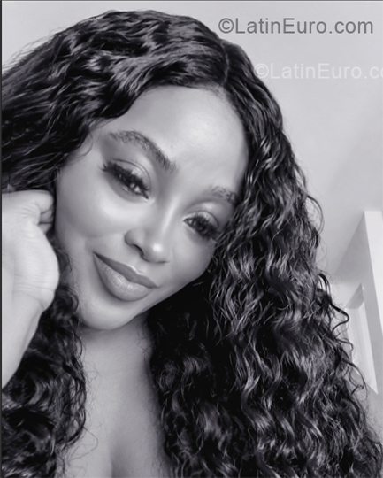 Date this voluptuous Spain girl Johanna from Madrid ES965
