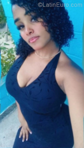 Date this attractive Dominican Republic girl Melany from La Romana DO57252