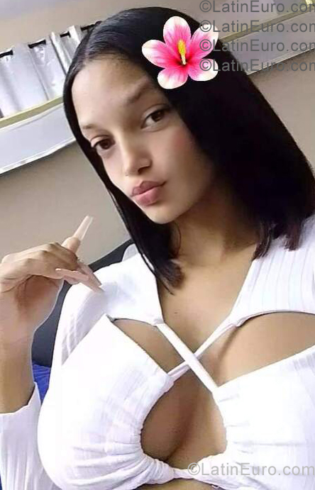 Date this delightful Dominican Republic girl Anny from Santo Domingo DO57307