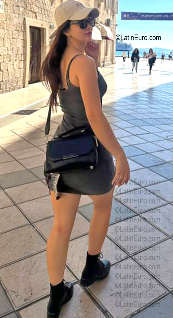 Date this funny Brazil girl Eve from Rio de Janeiro BR12479